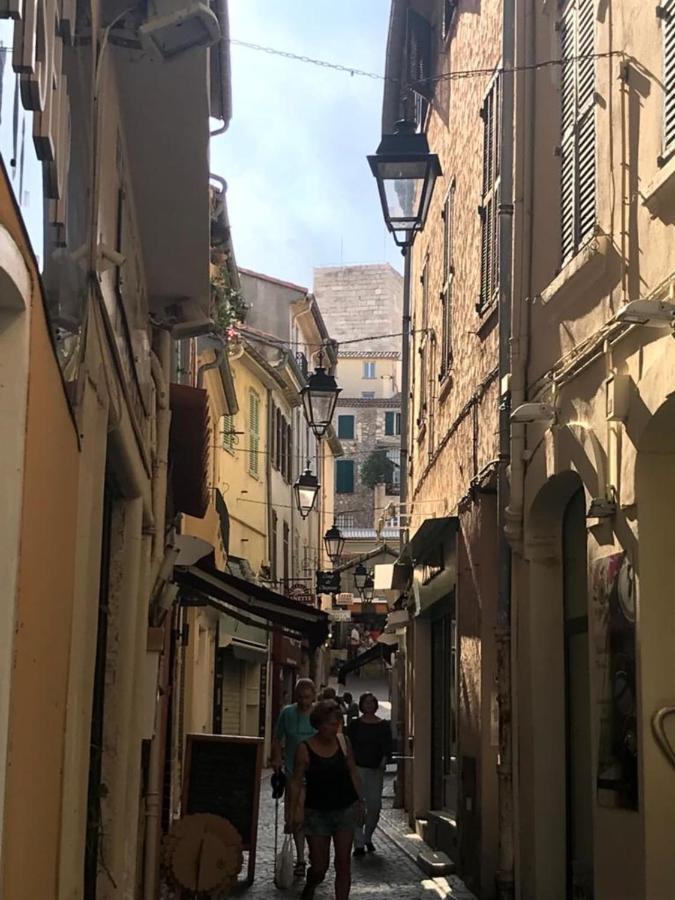 Apartment With Mediterranean Charm In The Heart Of The Provencal Market Antibes Exterior foto